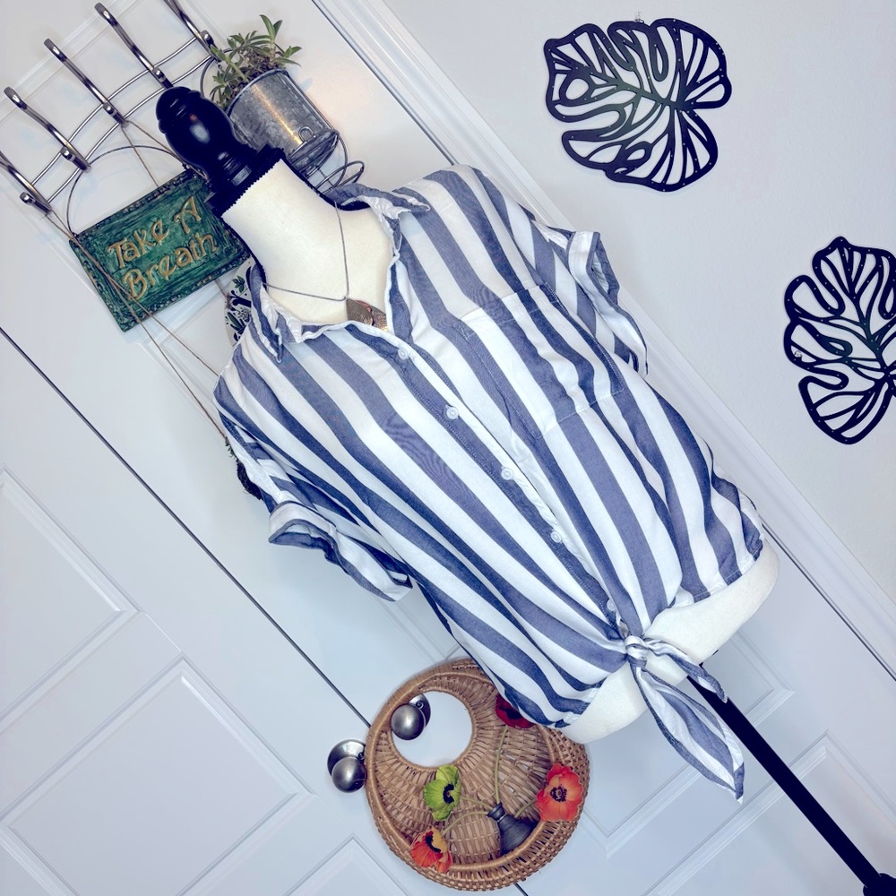 BeachLunchLounge Striped Tie-Front Top Short Sleeve Shirt